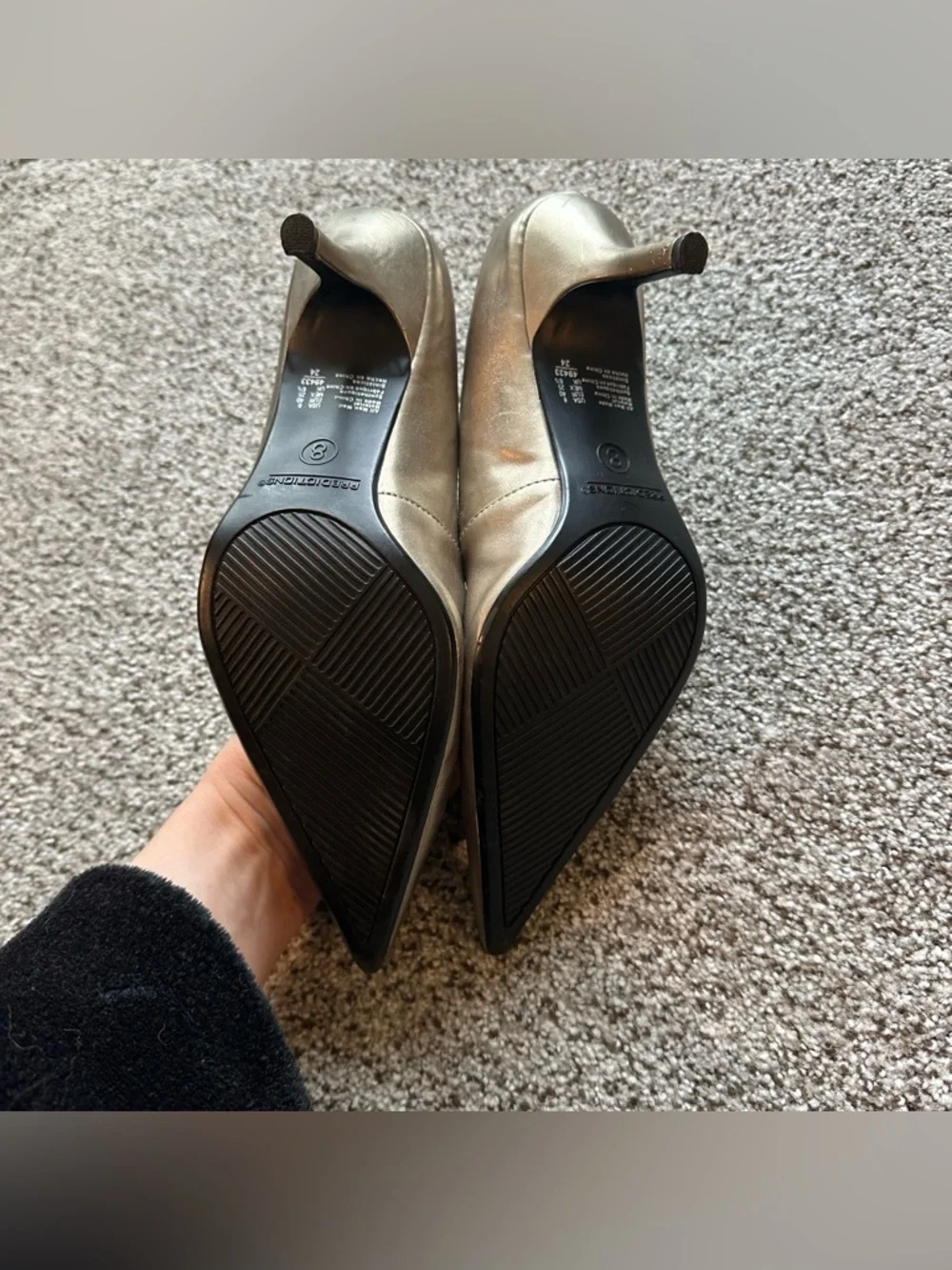 PREDICTIONS 8 Vintage Pewter Light Golf Metallic V Vamp Pumps Kitten
